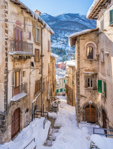 The beautiful Scanno covered in snow during winter season. Abruzzo, central Italy. Italy In January, Christmas Italy, Winter In Italy, Italy Winter, Abruzzo Italy, Central Italy, Italy Pictures, Golden Eagles, Best Of Italy