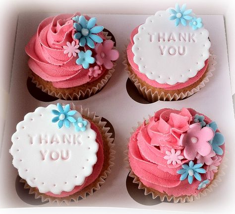 Teacher/thank you cupcakes.... Thank You Cupcakes Ideas, Thank You Cake For Teachers, Teacher Cupcakes Ideas, Teachers Cupcakes, Cupcakes For Teachers, Muffin Teacher Appreciation, Thank You Cupcakes Teacher, Cupcake Appreciation Sayings, Teacher Cupcakes