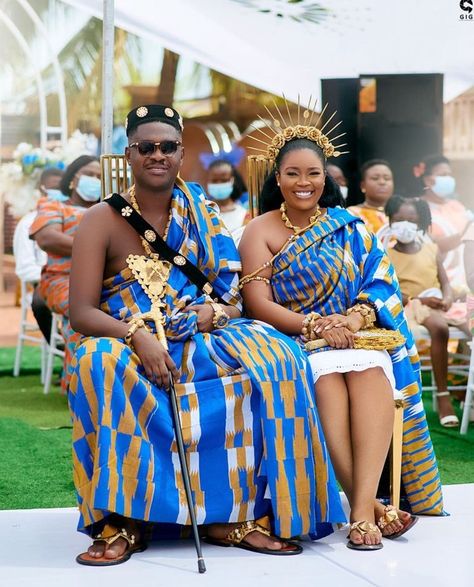 Traditional Ghana Clothing, African Traditional Wedding Dress Africa, Togolese Wedding, African Traditional Wear Culture, Ghana Kente Styles Traditional Weddings, Traditional African Wedding Dress, Kente Wedding Dress, Ghanaian Traditional Wedding, Ghana Traditional Wedding