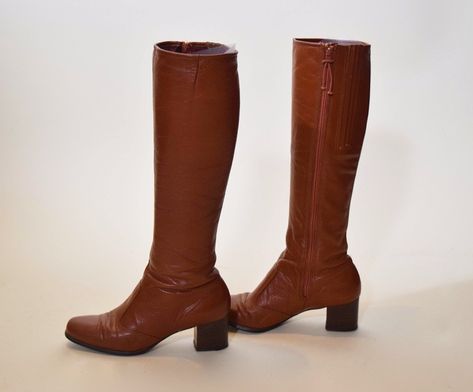 Classic women's tall leather campus boots! Authentic vintage, 1960s Zip up Side with elastic stretch Great vintage condition! 2 Heel Best fits women's US size 6 ( PLEASE CHECK MEASUREMENTS FOR MORE ACCURACY BEFORE PURCHASING! ) 17 Full Height , heel to toe 14.5 Calf with stretch 60s Heels, 1960s Boots, 60s Boots, Cool Teddy Bear, 60s Shoes, Campus Boots, Winter Preppy, Go Go Boots, 60s And 70s Fashion