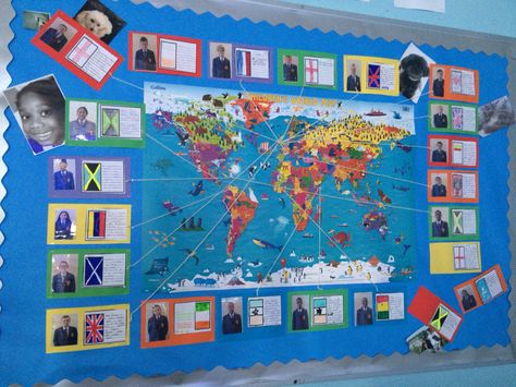 Tutor board. for primary or secondary school. Creative classroom display. Geography teaching map of the world Geography Display, Classroom Displays Secondary, World Classroom Theme, Diversity Display, Esl Classroom Decor, Teaching Maps, Travel Classroom, Map Display, Multicultural Classroom