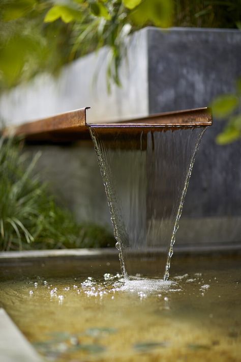 TW1 — ALISTER THORPE Water Fall In House, Villa Water Feature, Terrace Water Fountain, Terrace Water Feature, Curved Water Feature, Courtyard Water Feature, Residential Water Feature, Fountain Architecture, Landscape Water Features