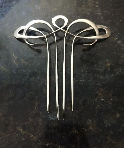 Blacksmithing Projects, Bijoux Art Deco, Silver Hair Comb, Bijoux Art Nouveau, Motif Art Deco, Vintage Hair Combs, Nouveau Jewelry, Art Nouveau Jewelry, Art Nouveau Style