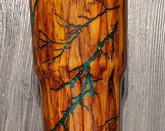 Fall Tumbler Ideas, Tiki Cups, Custom Yeti Cup, Cups For Men, Woodgrain Tumbler, Epoxy Tumbler Ideas, Wood Grain Tumbler, Fabric Tumblers, Tumbler Design Ideas