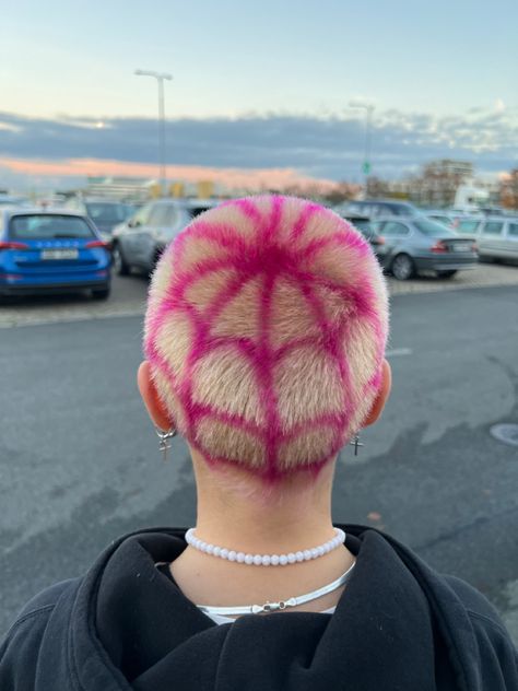 Spider Web Shaved Head, Buzzcut Dye Designs Men, Spiderweb Shaved Head, Painted Buzzcut Men, Spider Web Buzzcut, Buzzcut Dye Design, Buzz Cut Color Designs, Spiderweb Buzzcut, Bleached Buzzcut Design