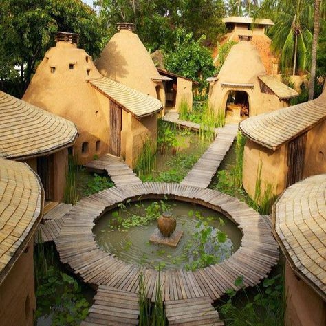 Cob Community - love this photo! Mud Homes, Cob Building, Casa Hobbit, Earth House, Earth Bag Homes, Earthship Home, Mud House, Dome Home, Natural Homes