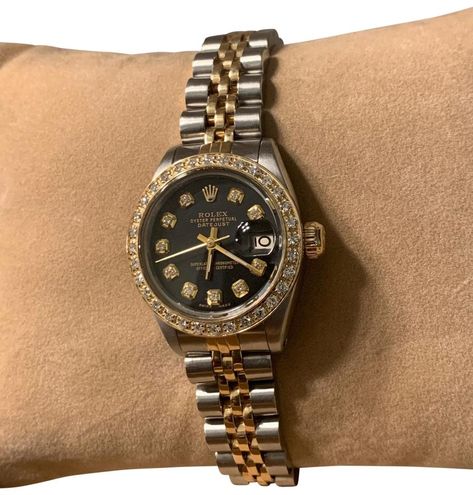 Rolex Black Dial, Gold Rolex Women, Womens Rolex Watches, Rolex Two Tone, Ladies Rolex Watches, Rolex Wrist Watch, Black Rolex, Second Hand Watches, Rolex Oyster Perpetual Datejust