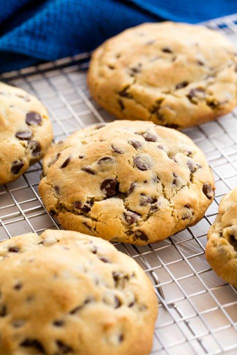 The Ultimate Bakery Style Chocolate Chip Cookie https://thestayathomechef.com/bakery-style-chocolate-chip-cookie/ Bakery Style Chocolate Chip Cookies, Milk Chocolate Chips, Savoury Cake, Tea Cakes, Cake Flour, Chocolate Chip Cookie, Cookies Recipes Chocolate Chip, Clean Eating Snacks, Cookie Bars