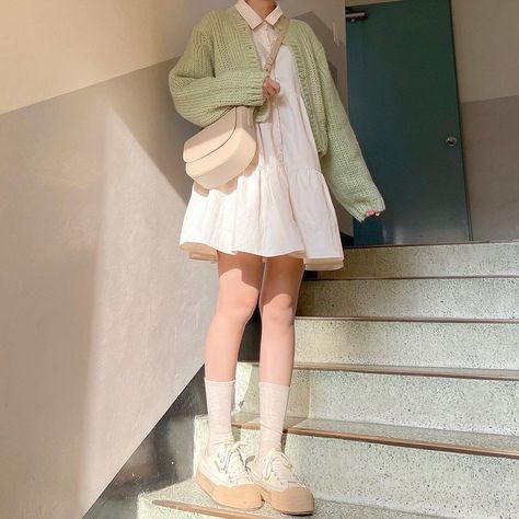 Korean Things Mode Indie, Korean Things, Kawaii Fashion Outfits, Swaggy Outfits, 가을 패션, Kawaii Clothes, Fashion Mode, Korean Outfits, Mode Inspiration