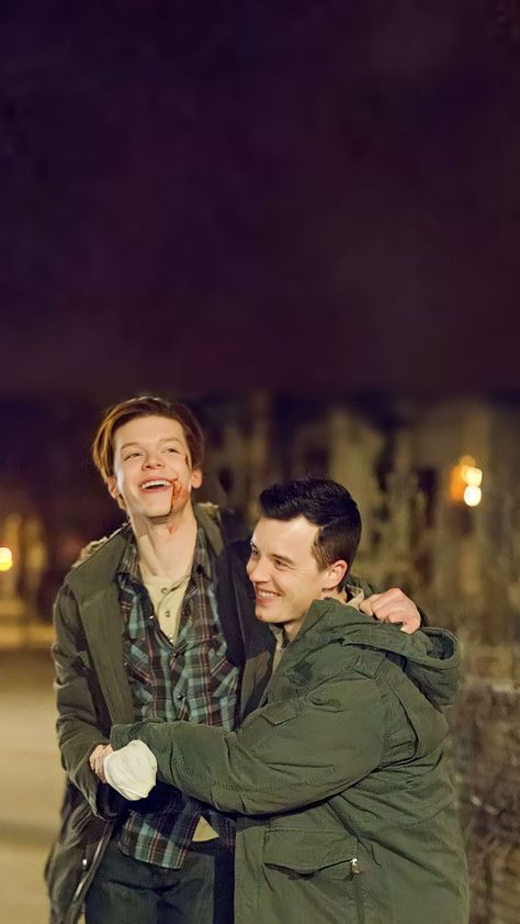 Mickey Milkovich Aesthetic Wallpaper, Shameless Bracelet, Shameless Ian And Mickey Wallpaper, Ian Gallagher Wallpaper Iphone, Shameless Lockscreen, Ian And Mickey Matching Pfp Shameless, Mickey Milkovich And Ian Gallagher, Shameless Aesthetic Wallpaper, Ian And Mickey Wallpaper