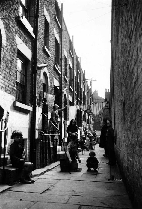 Victorian Slums, Liverpool Pictures, Old Liverpool, Historic Photography, Liverpool Life, Liverpool Town, 3rd April, Liverpool Docks, English Architecture