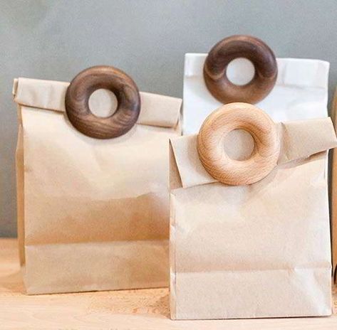 Doughnut Bag, Chip Clips, Wooden Bag, Astuces Diy, Donut Shape, Food Clips, Timeless Decor, Christmas Stocking Fillers, Bag Clips