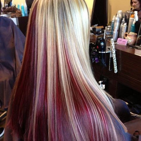 love!!! have been looking for this pic because ive been wanting to do this Burgundy Blonde Hair, Blonde Underneath, Blonde Extensions, Red Blonde Hair, Hair Color Underneath, Hair Color Burgundy, Red To Blonde, Super Hair, Pretty Hair Color