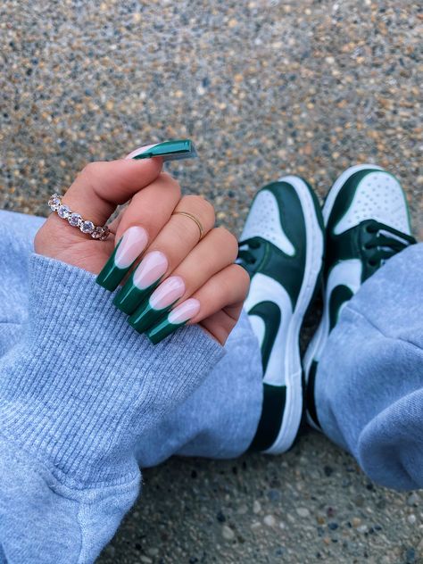 Sneaker Nails, Green Acrylic Nails, Formal Nails, Shoe Nails, Dope Nail Designs, Classy Acrylic Nails, Bling Acrylic Nails, Pretty Nail Art, Birthday Nails