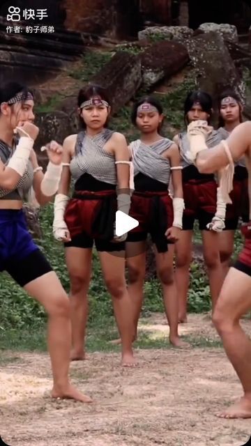 Chicago L, Self Defense Moves, Men Workout, Shaolin Kung Fu, Interesting Videos, Staff Training, Los Angeles City, Martial Arts Training, New York Life