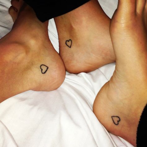 Bestfriends! Heel Tattoos, Matching Bff Tattoos, Tattoo 2017, Matching Best Friend Tattoos, Heart Tattoos, Sibling Tattoos, Tattoos Geometric, Bff Tattoos, Friendship Tattoos