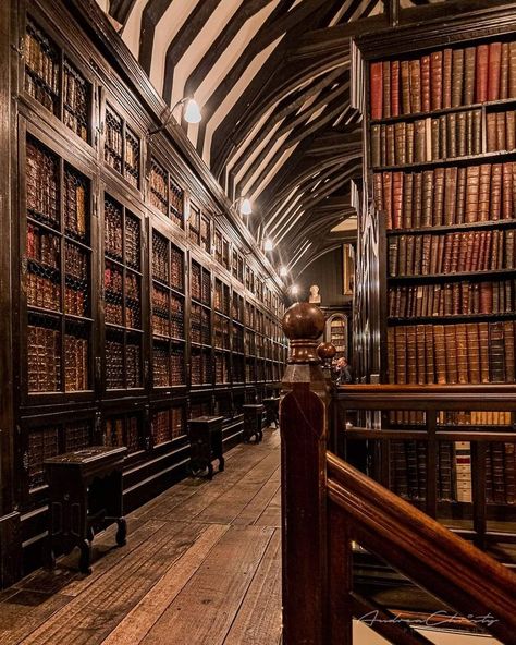 Old Libraries, Old Library, Manchester England, Ancient Architecture, Beautiful Architecture, Woodworking Plans, Manchester, Click Here, Link In Bio