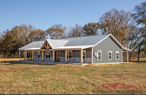 Pole Barn Kitchen, Side Carport, Modern Barn House Exterior, Interior Barndominium Ideas, Interior Barndominium, Simple Barndominium Ideas, Barndominium Kitchen Ideas, Floor Plan Barndominium, Summertown Metals