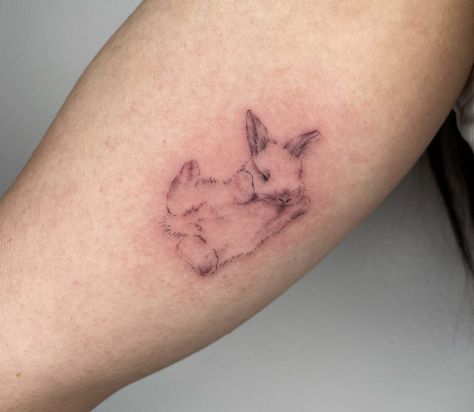 Hase Tattoos, Minimal Tattoo Designs, Minimal Tattoo Ideas, Kitten Tattoo, Bunny Tattoo, Snow Flake Tattoo, Small Girly Tattoos, Mouse Tattoos, Single Needle Tattoo