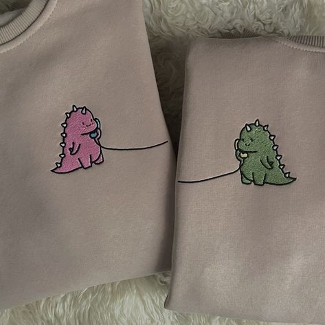 Matching Dino Hoodies, Matching Friend Hoodies, Couples Embroidery Hoodie, Best Friend Stuff Matching, Hoddies Outfits For Couples, Tiktok Gifts For Boyfriend, Matching T Shirts For Best Friends, Matching Hoodies For Friends, Matching Gifts For Couples Ideas