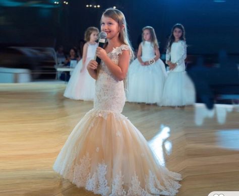 I love this for my mini Girls Pageant Gowns, Flower Girl Dresses Mermaid, Pageant Dresses For Teens, Kids Pageant Dresses, Mermaid Girls, Flower Girls Dresses, Cheap Flower Girl Dresses, White Flower Girl Dresses, Wedding Dresses With Flowers