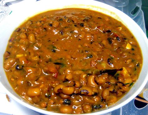 Punjabi Lobia Masala (blackeyed peas in spicy gravy sauce) Black Eyed Peas Recipe Indian, Peas Recipe Indian, Blackeyed Pea Recipes, Blackeyed Peas, Keema Recipes, Spicy Gravy, Gosht Recipe, Urdu Recipe, Punjabi Food