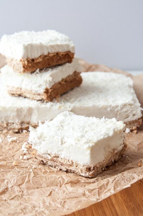 Lemon Cream Bars, Coconut Cream Bars, Raw Recipes, Lemon Coconut, Desserts Vegan, Raw Desserts, Bar Recipe, God Mat, Lemon Cream