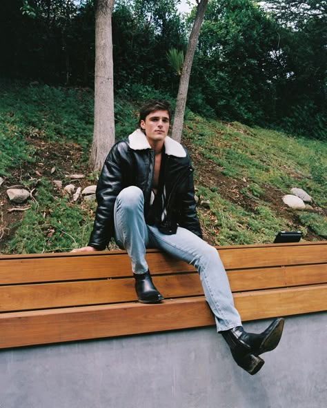 Jacob Elordi, Kissing Booth, Mens Outfit Inspiration, Men Fashion Casual Outfits, Streetwear Men Outfits, Modern Man, Black Jacket, Fitness Inspo, Boots Men