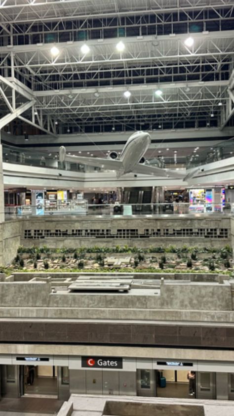 Flight first landed in 1995 at denver airport Denver Airport, Denver