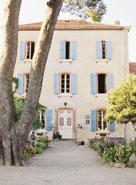 Cream with antique blue Blue And Blush Wedding, Blue Shutters, Chateau France, Casa Exterior, Antique Blue, Wedding Inspiration Board, French House, South Of France, My Dream Home