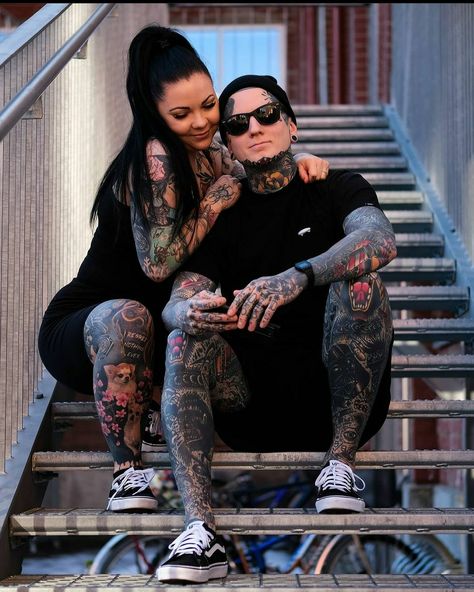 Tattooed Couples Photography, Black Couple Outfits, Tattooed Couple, Tattoo Photoshoot, Making Shorts, Punk Couple, Gym Couple, Oil Making, Epic Tattoo