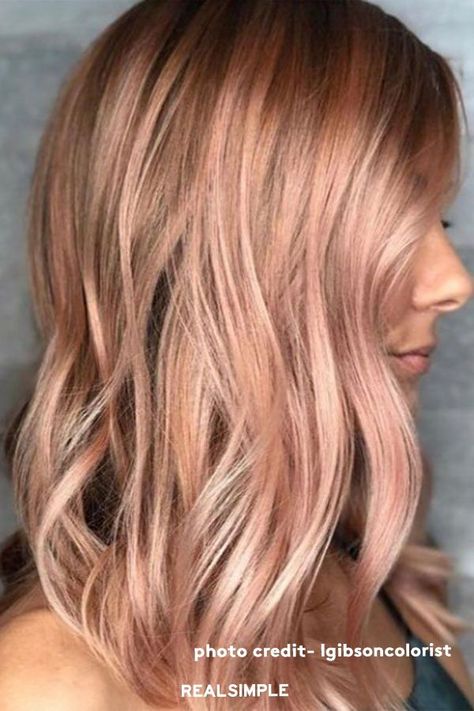 Hair Color Trends 2023 Women Summer, Hair Colour Fall 2023, Dusty Copper Hair, Dark Rose Blonde Hair, Dusty Peach Hair, Pink Rinse On Blonde Hair, Rose Blonde Hair Color, Trending Hair Color 2023 Women, Rose Gold Hair Fair Skin