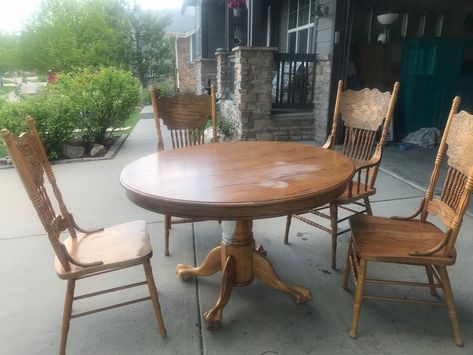 Oak Table With Metal Chairs, Round Dining Table Paint Ideas, Painted Oak Dining Table And Chairs, Painting Oak Dining Table And Chairs, 80s Dining Table Makeover, Round Dining Table Vintage, Vintage Round Table And Chairs, Oak Pressed Back Chairs Makeover, Oak Dining Chairs Makeover