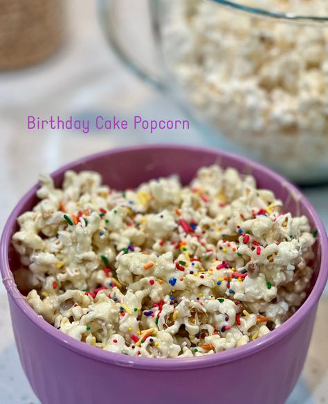 Birthday Cake Popcorn Cake Popcorn, Birthday Cake Popcorn, Marshmallow Cake, Pretzel Snacks, Pudding Ice Cream, Candy Bark, Chocolate Popcorn, Sweet Bar, Ice Cream Candy