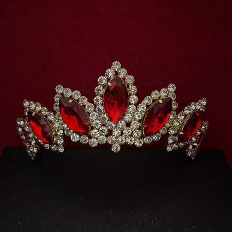 Tiaras Jewellery, Modern Princess, Headpiece Jewelry, Crystal Headpiece, Ruby Crystal, Royal Jewelry, Crown Royal, Tiaras And Crowns, Red Stone