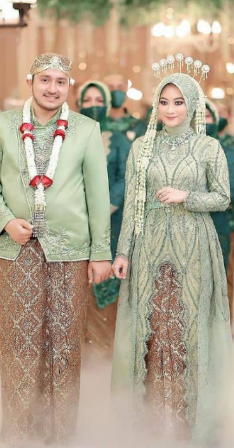 Sage Green Wedding Dress, Dress Pengantin, Mint Gown, Mix And Match Outfits Hijab, Wedding Dress Hijab, Muslim Wedding Gown, Braidsmaid Dresses, Javanese Wedding, Kebaya Wedding