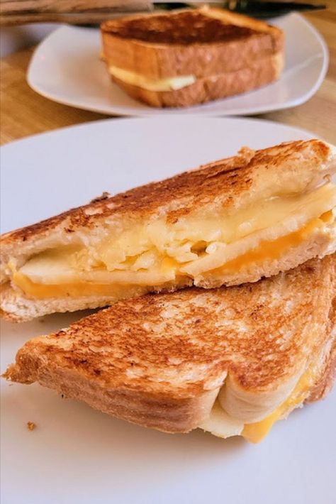 I am not a #lunch person. Don't have anything against it, I just hardly ever have a desire to make it. Enter the Apple Cheddar Grilled Cheese #Sandwich! Not fancy but darn tasty! Apple Grilled Cheese, Cheddar Grilled Cheese, Apple Cheese, Apple Sandwich, Apple Cheddar, Food Recipes Easy, Running Mom, Grilled Cheese Sandwiches, Whats For Lunch