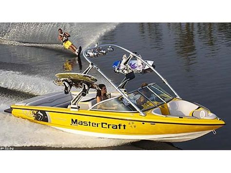 I have to have a ski boat, in yellow, preferably a Master Craft with large speakers & swim deck! Wake Bording, Boats Pictures, Nice Boats, Mastercraft Boat, Wake Boarding, Wakeboard Boats, Gopro Surfing, Ski Boats, Paddle Sports