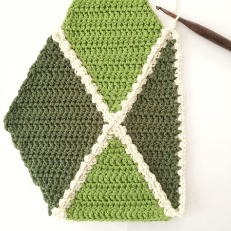 How to Crochet a Basic Oval Shape Edge Crochet, Crochet Diamond, Knit Edge, Crochet Triangle, Crochet Hexagon, Crochet Blocks, Crochet Quilt, Double Crochet Stitch, Crochet Stitches Tutorial