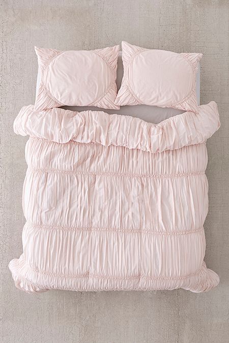 Ruffle Comforter, Pink Dorm Rooms, Room Wishlist, Pink Dorm, Uni Room, Dorm Inspo, Future Room, In My Room, Dream Room Inspiration