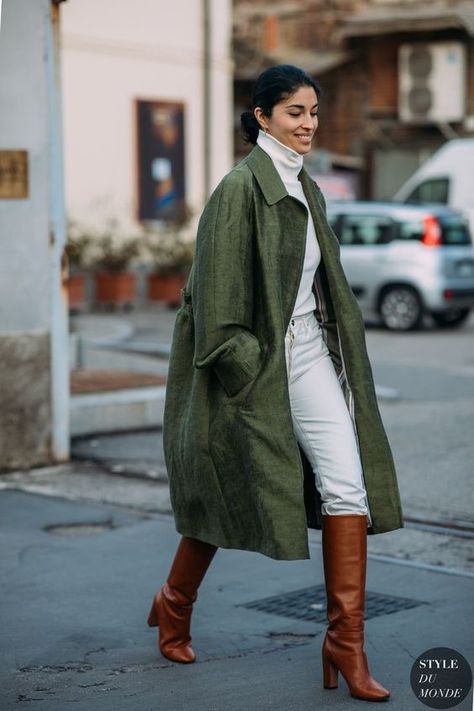 Fashion Week Inspiration, Caroline Issa, Street Style Fall Outfits, Classy Fits, Milano Fashion Week, Street Fashion Photography, Green Olive, Green Coat, Fall Street Style