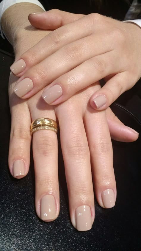 Faded Nails, Natural Nails Manicure, Gel Toe Nails, Beauty Hacks Nails, Short Gel Nails, Subtle Nails, Beige Nails, Minimal Nails, Casual Nails