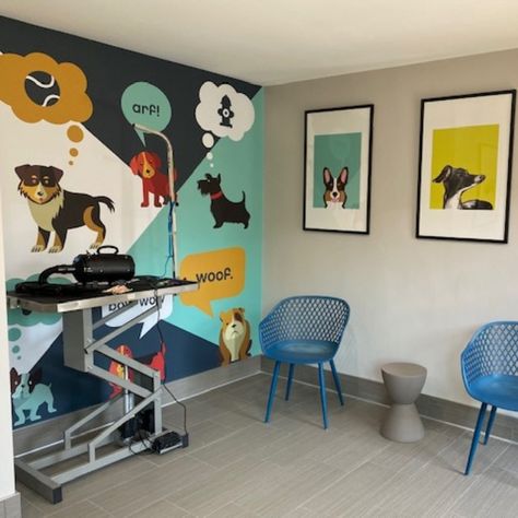 Create a more welcoming environment in a pet grooming business with animal-themed wall murals. This dog wash in La Mesa, CA created their very own custom dog wall mural. The bright, friendly colors create an inviting atmosphere for pet owners, which can help put their pups at ease too. Shop our collection of dog wallpaper murals for more fun designs and styles of canine wall coverings. Pet Mural, Dog Mural, Pet Grooming Business, Wall Murals Diy, Grooming Business, Wallpaper Dog, Dog Salon, Dog Wall Decor, Pet Hotel