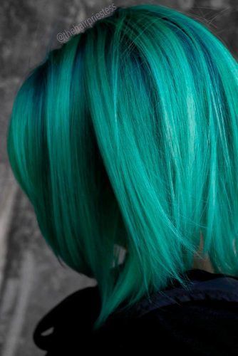 The Top Green Hair Color Ideas And How To Get Them ★ Green Hair Dye Ideas, Forest Green Hair, Green Hair Ideas, Green Hair Color Ideas, Green Hair Color, Dark Green Hair, Vivid Hair Color, Green Wig, Short Hair Wigs