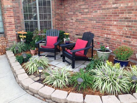 Pavers in flower bed seating area. Front Porch Seating, Front Yard Patio, Diy Patio Pavers, Front Garden Landscape, Summer Front Porches, Seating Ideas, Front Yard Garden Design, Farmhouse Landscaping, Front Landscaping