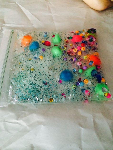 Sensory Bags Fall, Hair Gel Sensory Bag, Sensory Bags For Toddlers, Baby Zintuiglijk, Diy Toddler Toys, Dollar Store Finds, Sensory Games, Sensory Bag, Sensory Bags