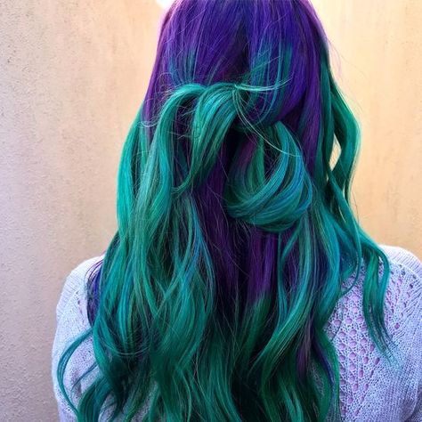 Kaleidoscope Hair, Two Tone Hair Color, Hairstylist Inspiration, Purple And Green Hair, Purple Hair Dye, Yellow Hair Color, Making Wigs, Green Hair Dye, Two Tone Hair