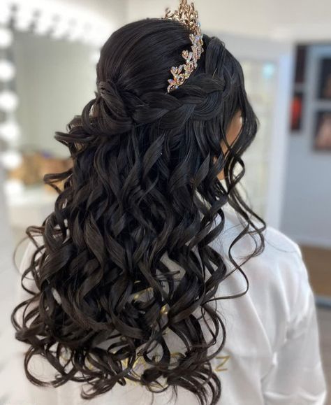 Hairstyles Sweet 16, 16 Hairstyles, Lavender Quinceanera, Sweet 16 Hairstyles, Lavender Quince, Quinceanera Makeup, Purple Quince, Red Quince, Pink Quince