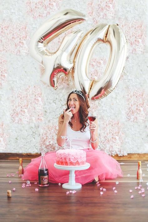 Cake Smash 40th Birthday, 40th Birthday Cake Smash Pictures, 30th Cake Smash Photo Ideas, 40th Bday Pics For Women, 40th Cake Smash For Women, 40th Birthday Smash Cake Photos, Fun Birthday Photoshoot Ideas For Women, 40thbirthday Ideas Woman, 40 Years Photoshoot Ideas