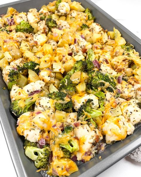 Chicken Potatoes And Broccoli, One Sheet Pan Chicken, Chicken Bits, Honey Glazed Roasted Carrots, Pan Roasted Chicken, Dinners Family, Baked Chicken Casserole, Ww Lunch, Weeknight Casseroles